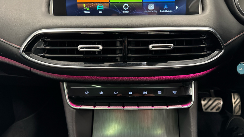 MG Hs 1.5 T-GDI Exclusive 5dr DCT Petrol Hatchback